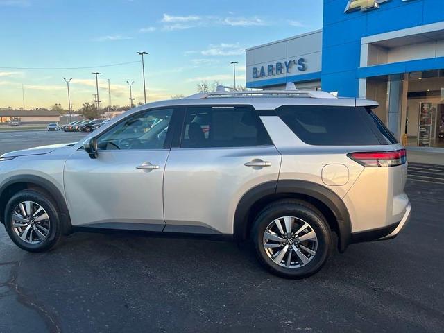 2022 nissan pathfinder sl
