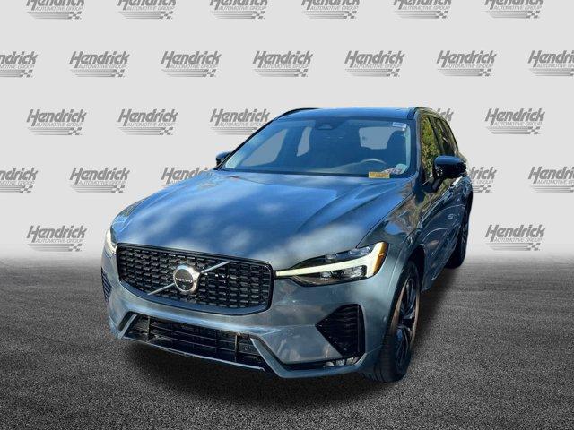 2024 volvo xc60 b5 plus dark theme