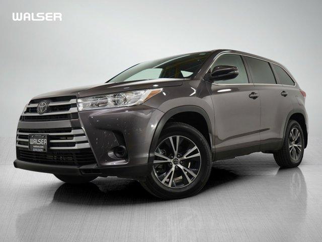 2019 toyota highlander le