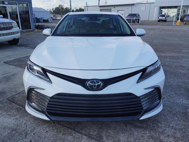 2023 toyota camry le