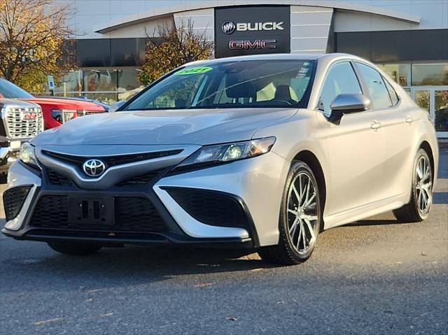 2021 toyota camry se