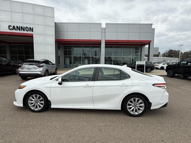 2019 toyota camry l