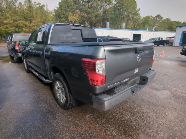 2017 nissan titan sv