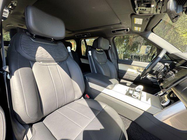 2023 land rover range rover sv