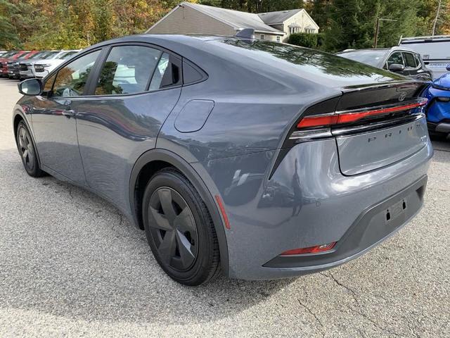2023 toyota prius le