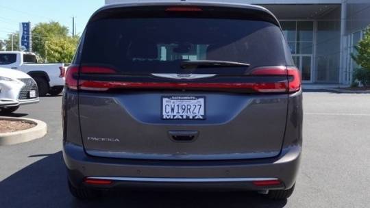 2022 chrysler pacifica touring