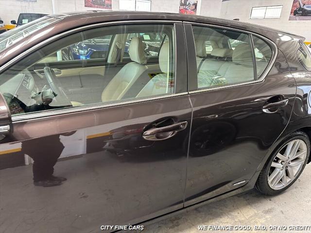 2014 lexus ct 200h base
