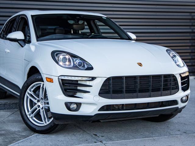 2017 porsche macan base