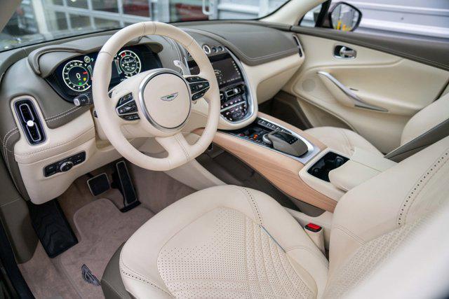 2021 aston martin dbx base