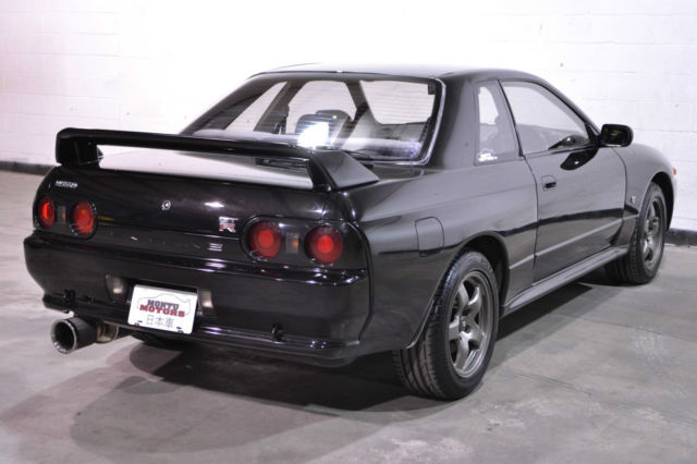 1989 nissan skyline gt-r --black pearl metallic - rb26dett - 5 speed - 111k