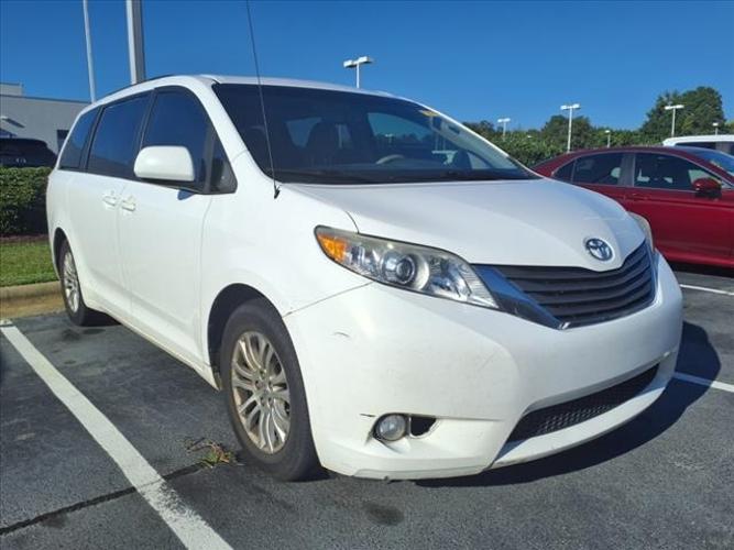 used 2012 toyota sienna base