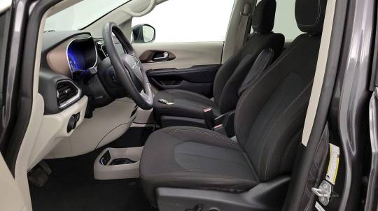 2023 Chrysler Voyager