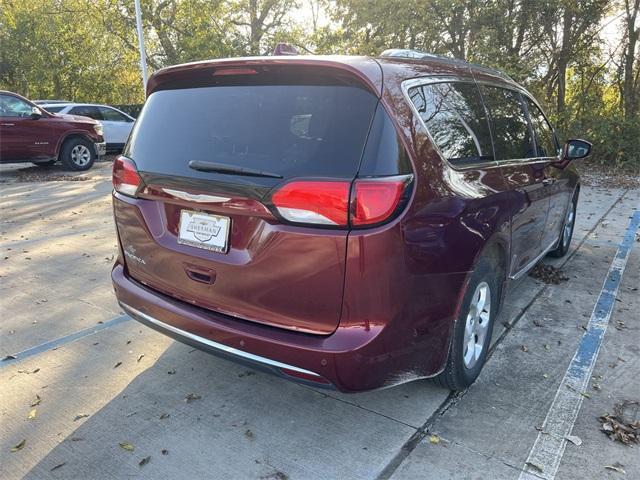 2017 chrysler pacifica touring-l plus