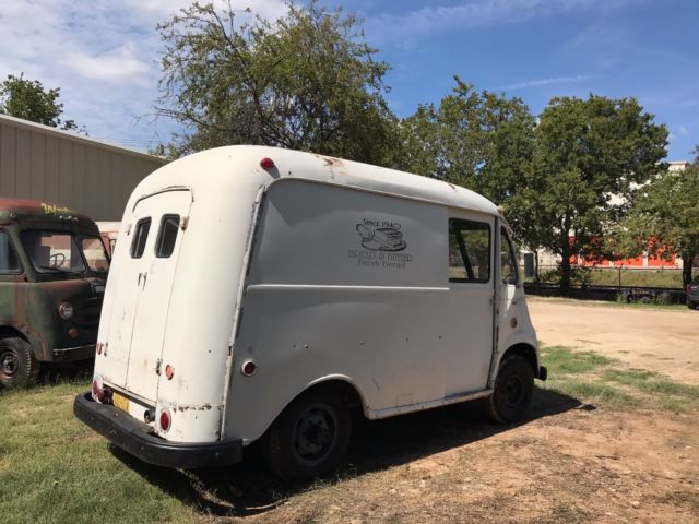 1957 international harvester metro - shorty body - runs, drives, stops! rare!