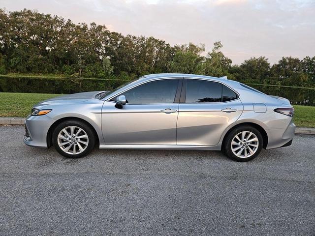 2023 toyota camry le
