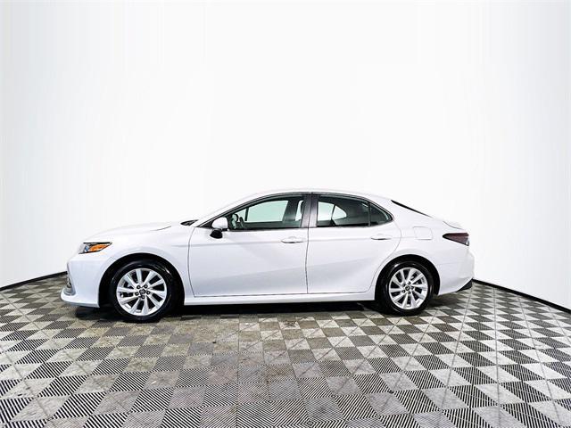 2024 toyota camry le