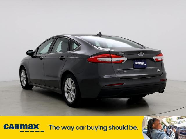 2019 ford fusion se