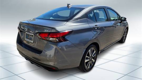2021 nissan versa sv