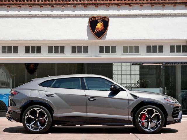 2021 lamborghini urus