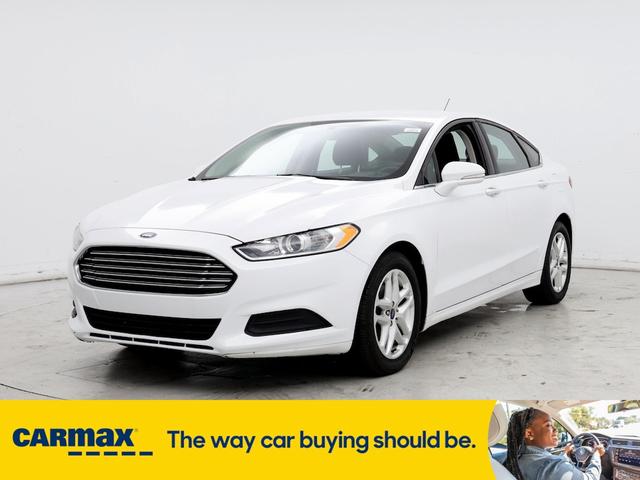 2016 ford fusion se