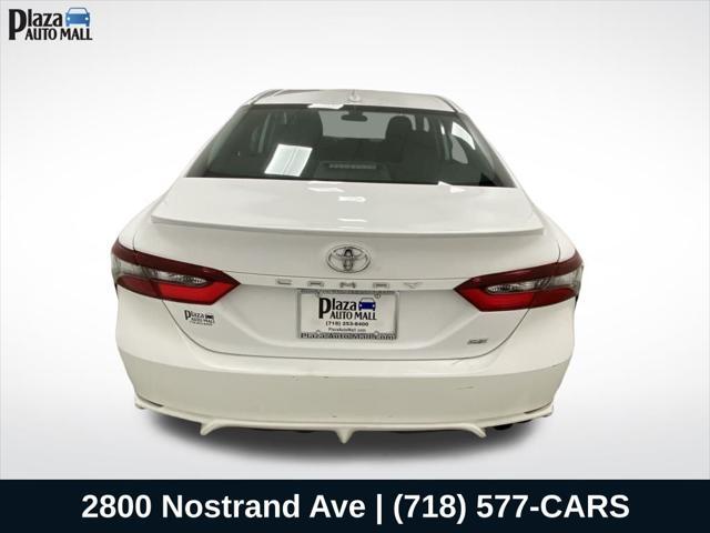 2022 toyota camry se
