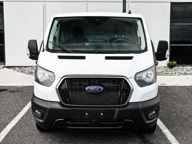 2022 ford transit-250 base