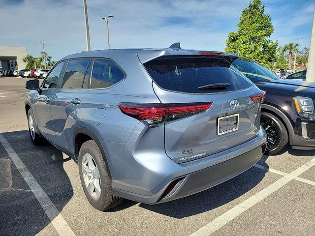 2023 toyota highlander le