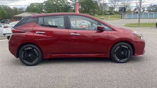 2024 Nissan Leaf sv plus