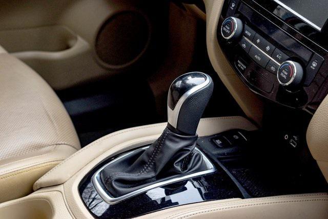 2019 nissan rogue sl