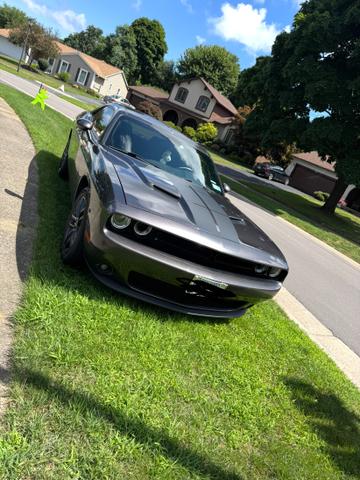 2019 dodge challenger sxt