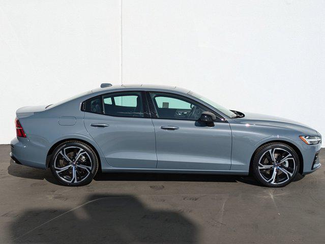 2024 volvo s60 b5 core dark theme