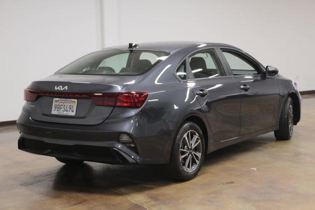 2022 kia forte lxs