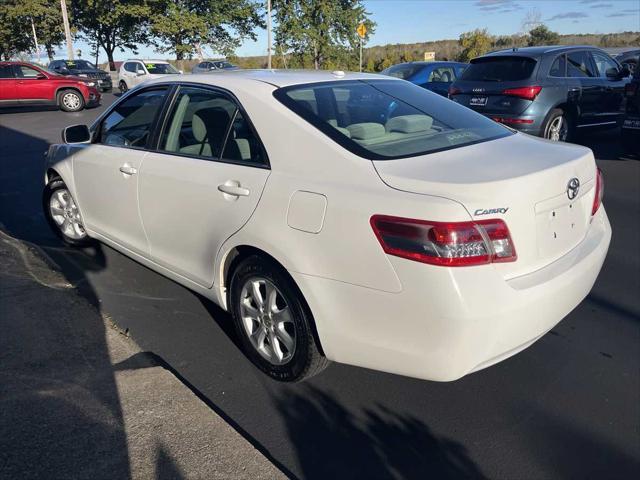 2011 toyota camry le