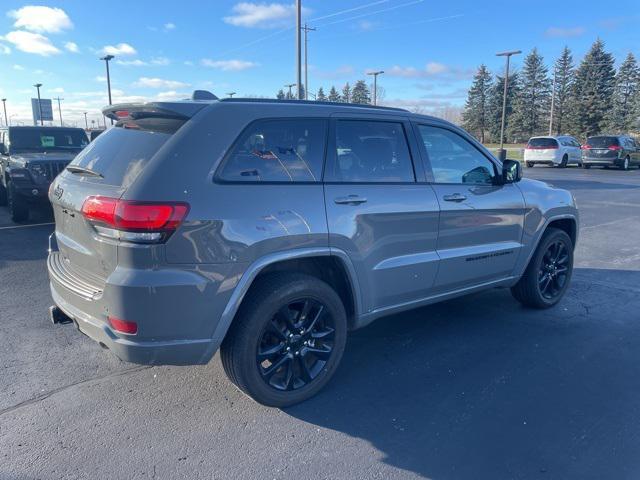 2022 jeep grand cherokee laredo