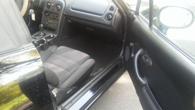 mazda miata mx 5 roadster all original 93k.miles runs grate looks nice 5spd. ac
