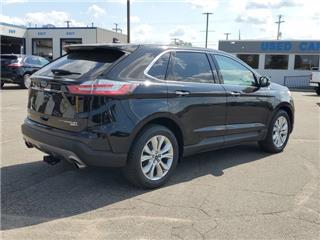 2020 Ford Edge titanium