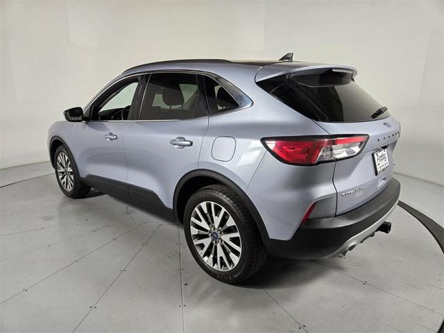 2022 ford escape titanium