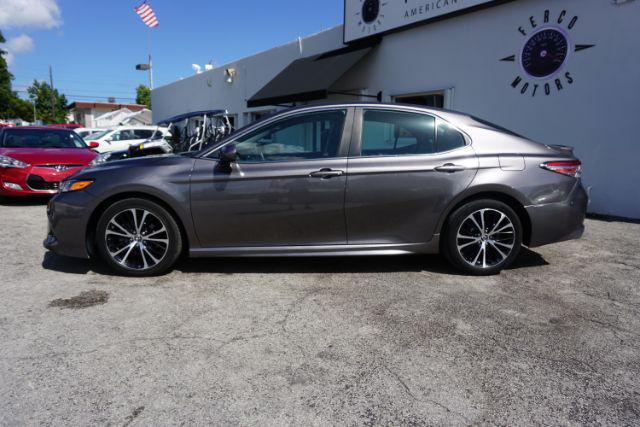 2018 toyota camry se