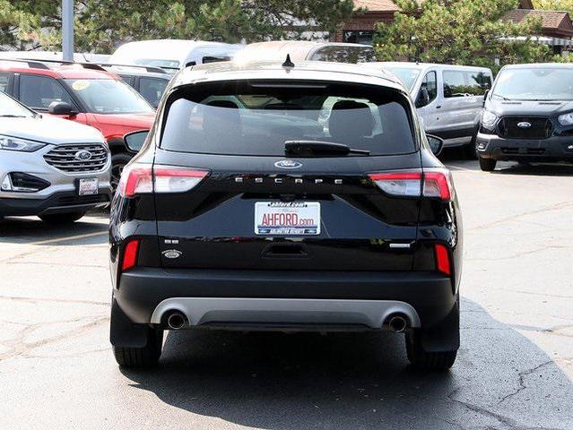 2020 ford escape se