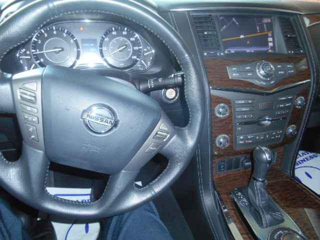 2017 nissan armada sv
