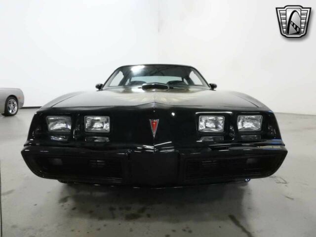 black 1981 pontiac firebird trans-am 2 doors 406 small block chevy muncie 4 spee