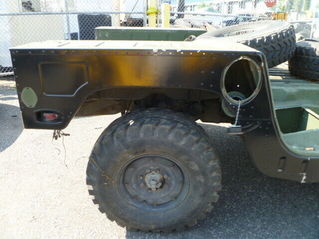 half humvee 1985 engine, gear box, for parts or project