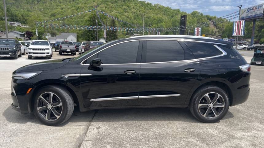 2022 buick enclave essence