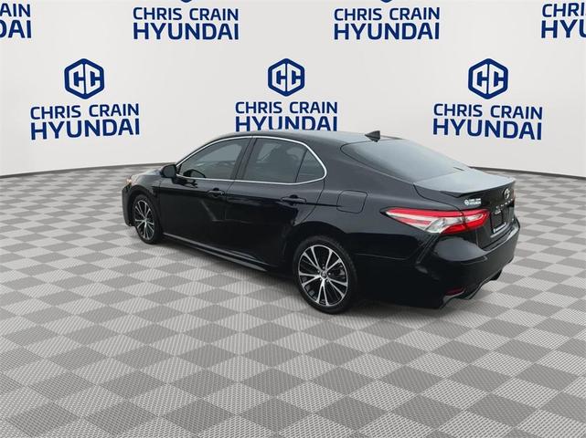 2019 toyota camry se