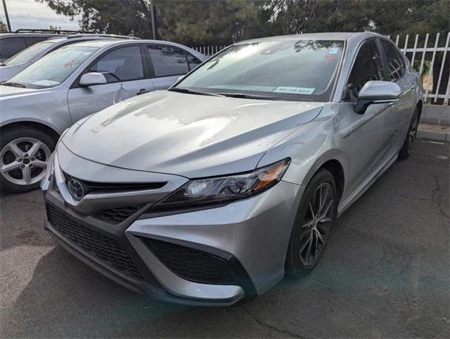 2022 toyota camry se