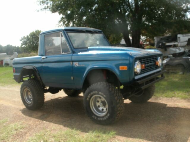 1977 ford bronco with metal half cab