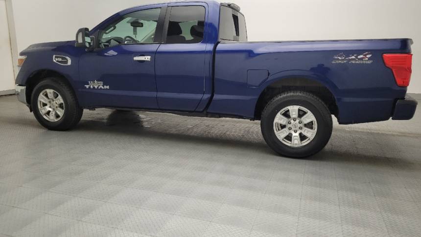 2017 nissan titan sv