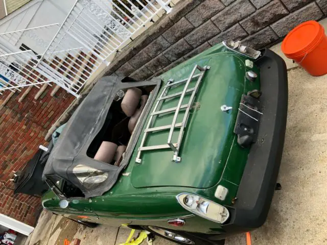 1980 mgb roller / parts car great parts car