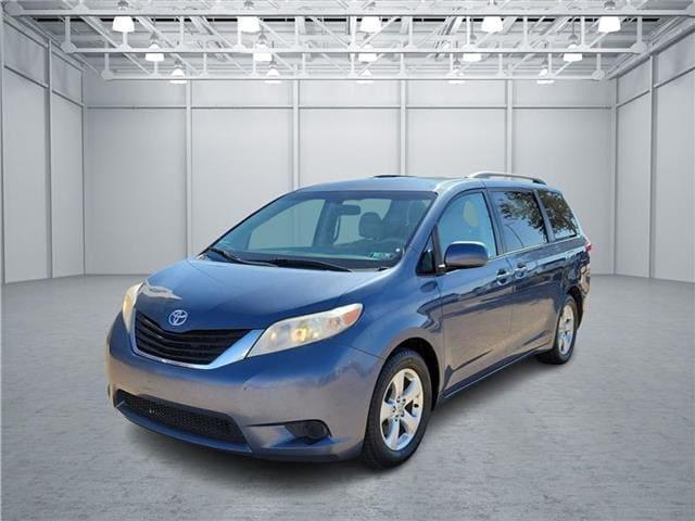 2014 toyota sienna le