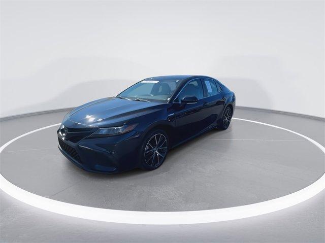 2021 toyota camry hybrid se